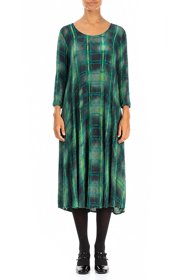 Ausgestelltes Kleid aus Seide und Viskose mit Smaragd-Karomuster
