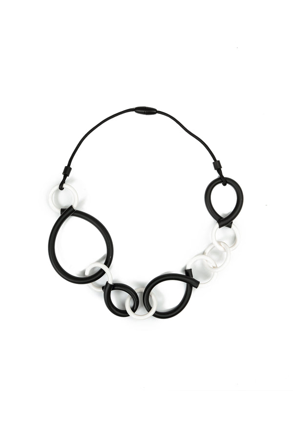 Monochrome Motion Necklace 1