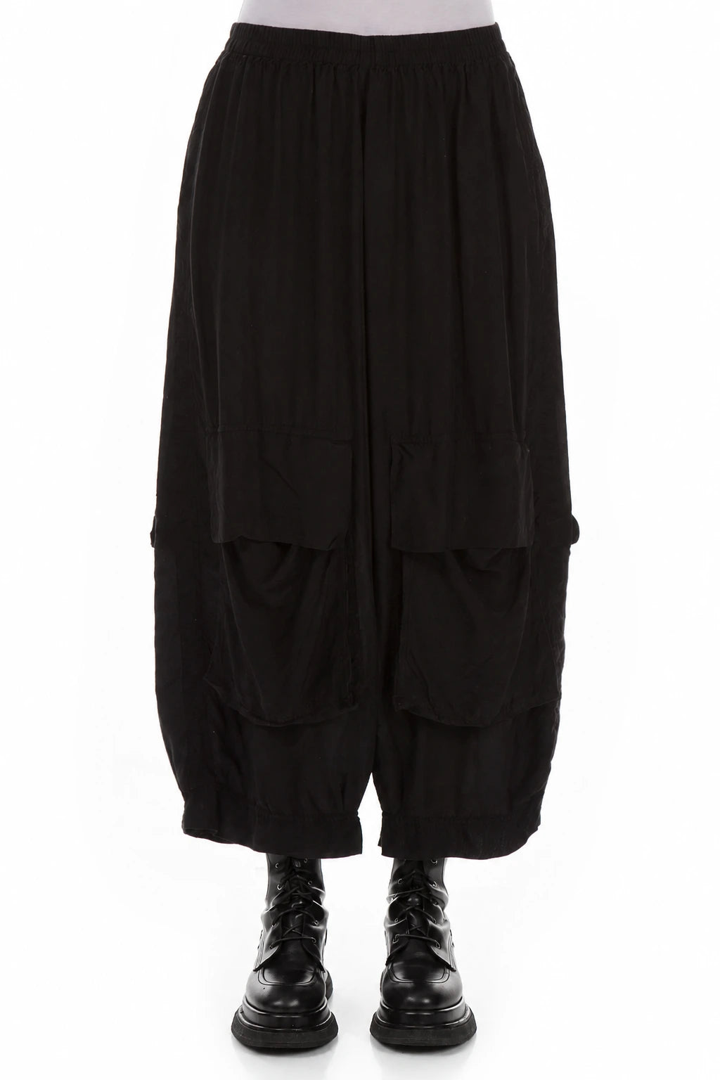 Schwarze Hose aus Bambusseide mit Taschen