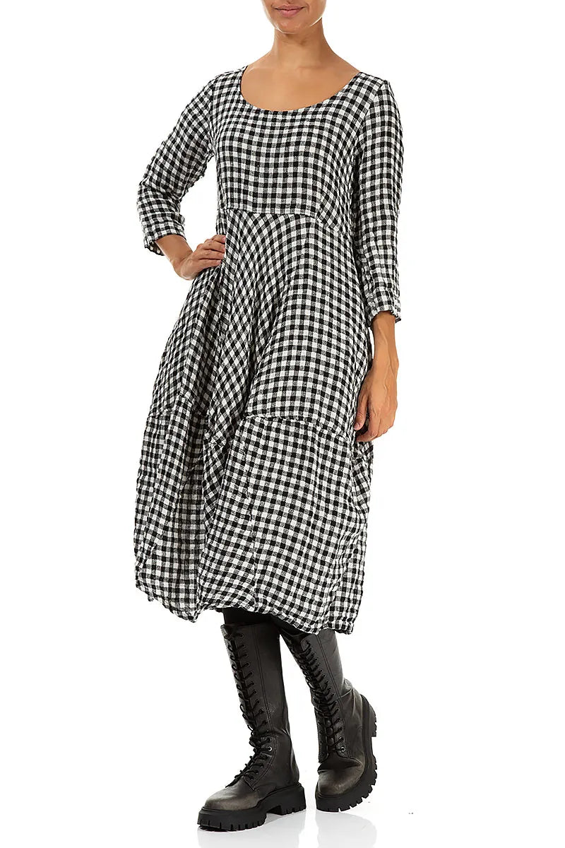 Robe en lin à carreaux noirs et blancs à manches courtes et ballon