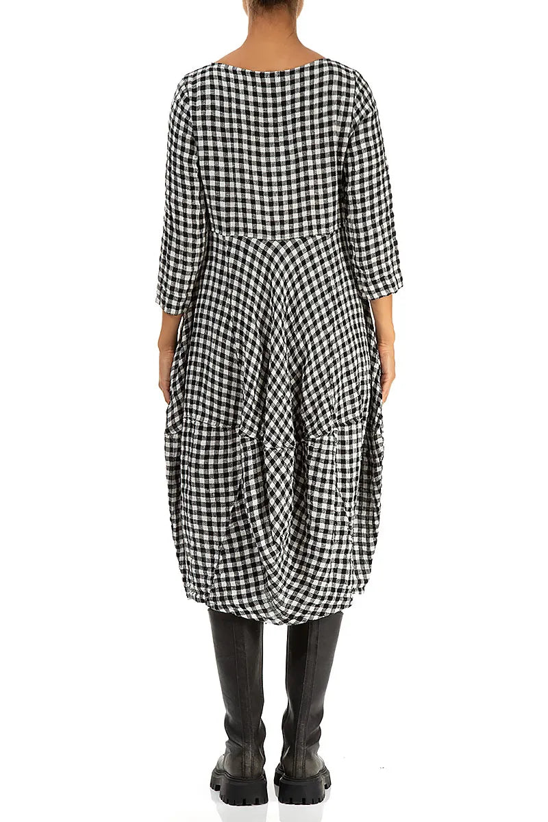 Robe en lin à carreaux noirs et blancs à manches courtes et ballon