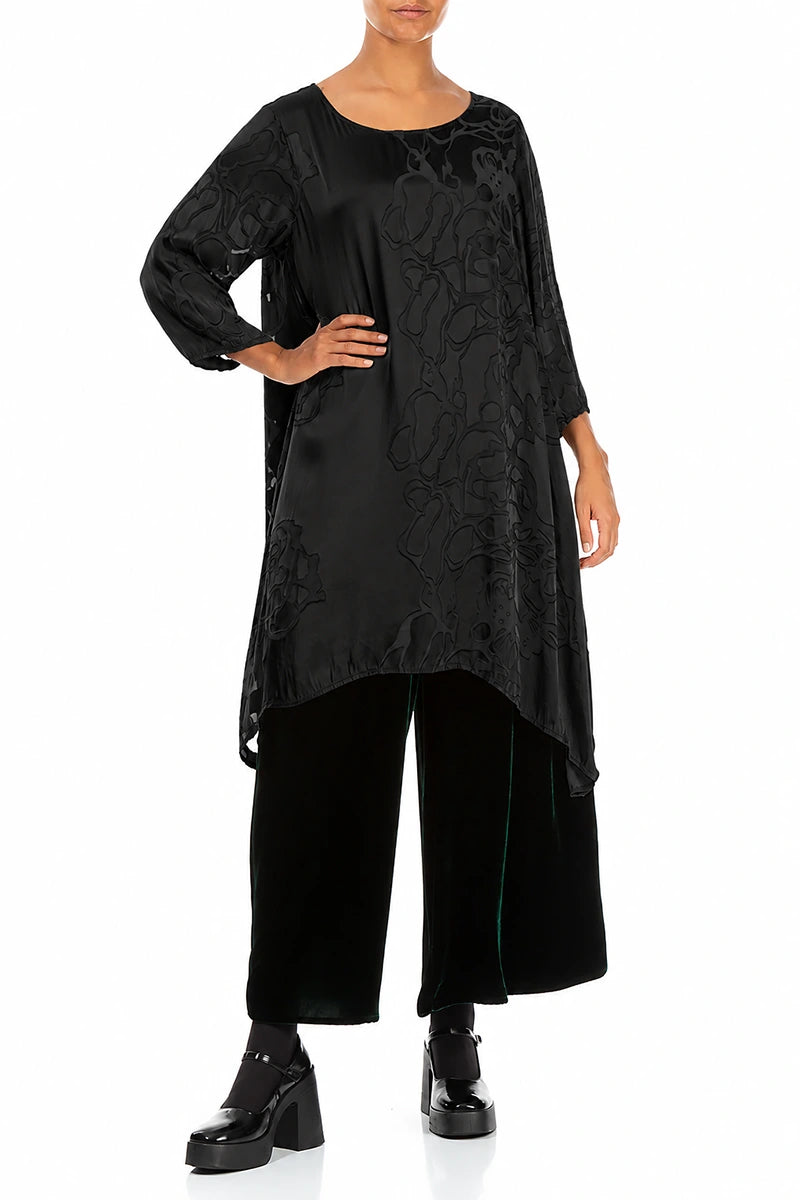 Tunique en Soie noire à motifs floraux et côtés plus longs