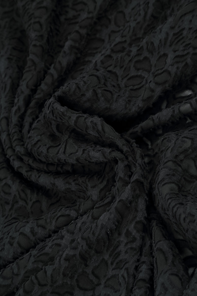 Weites Seidenhemd mit schwarzer floraler Textur