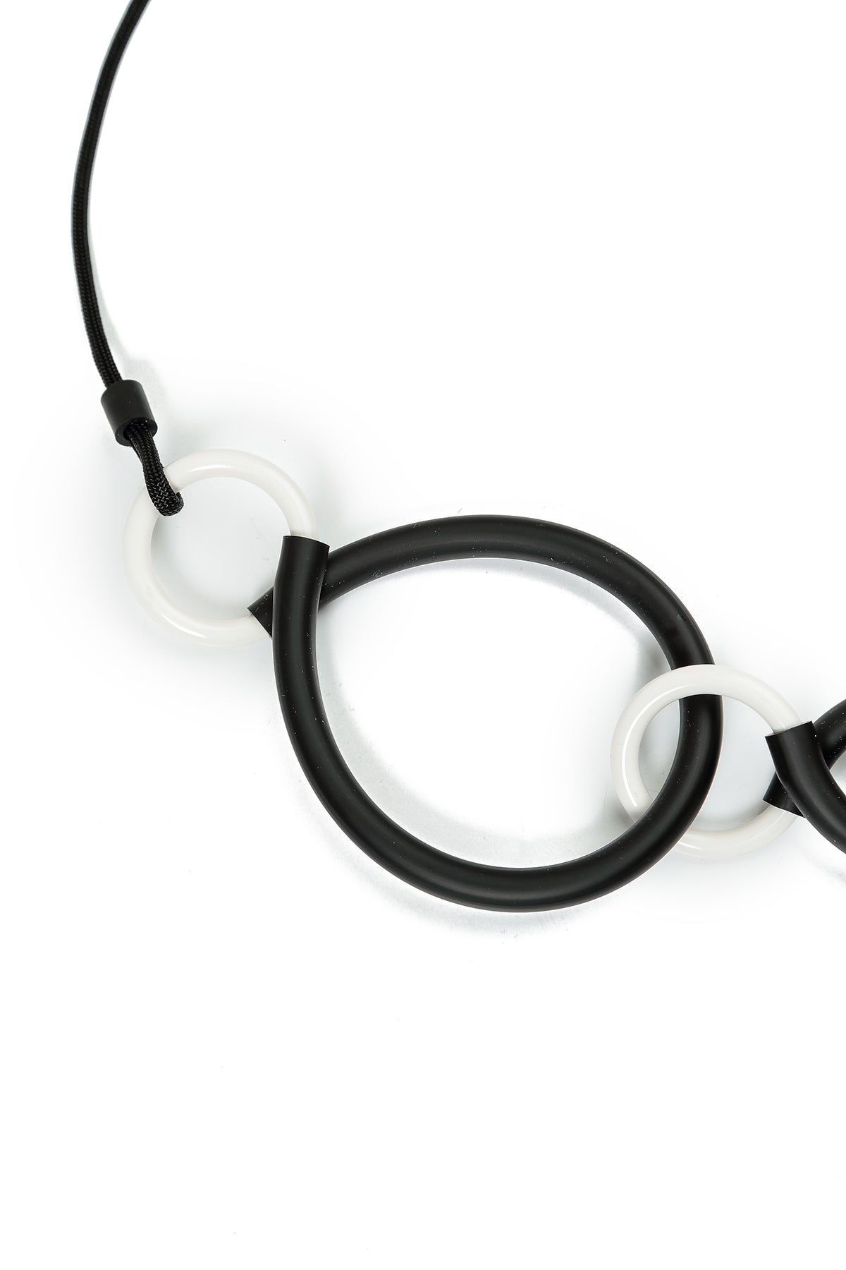 Monochrome Motion Necklace 4
