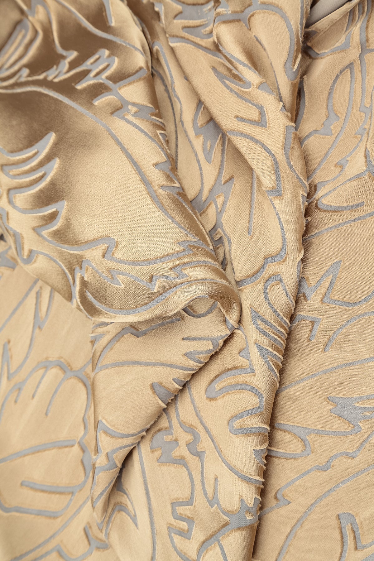 Foulard en Soie dévorée à plumes olive