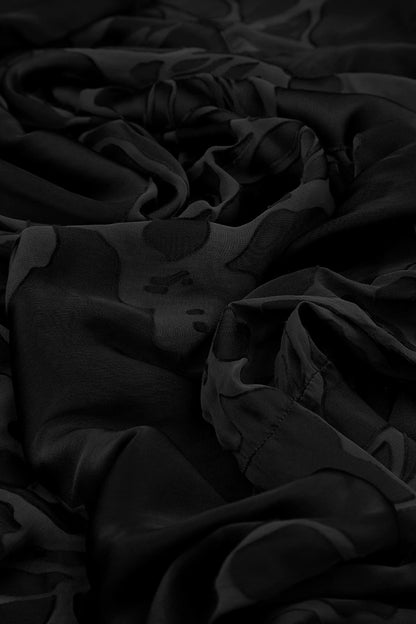 Tunique en Soie noire à motifs floraux et côtés plus longs